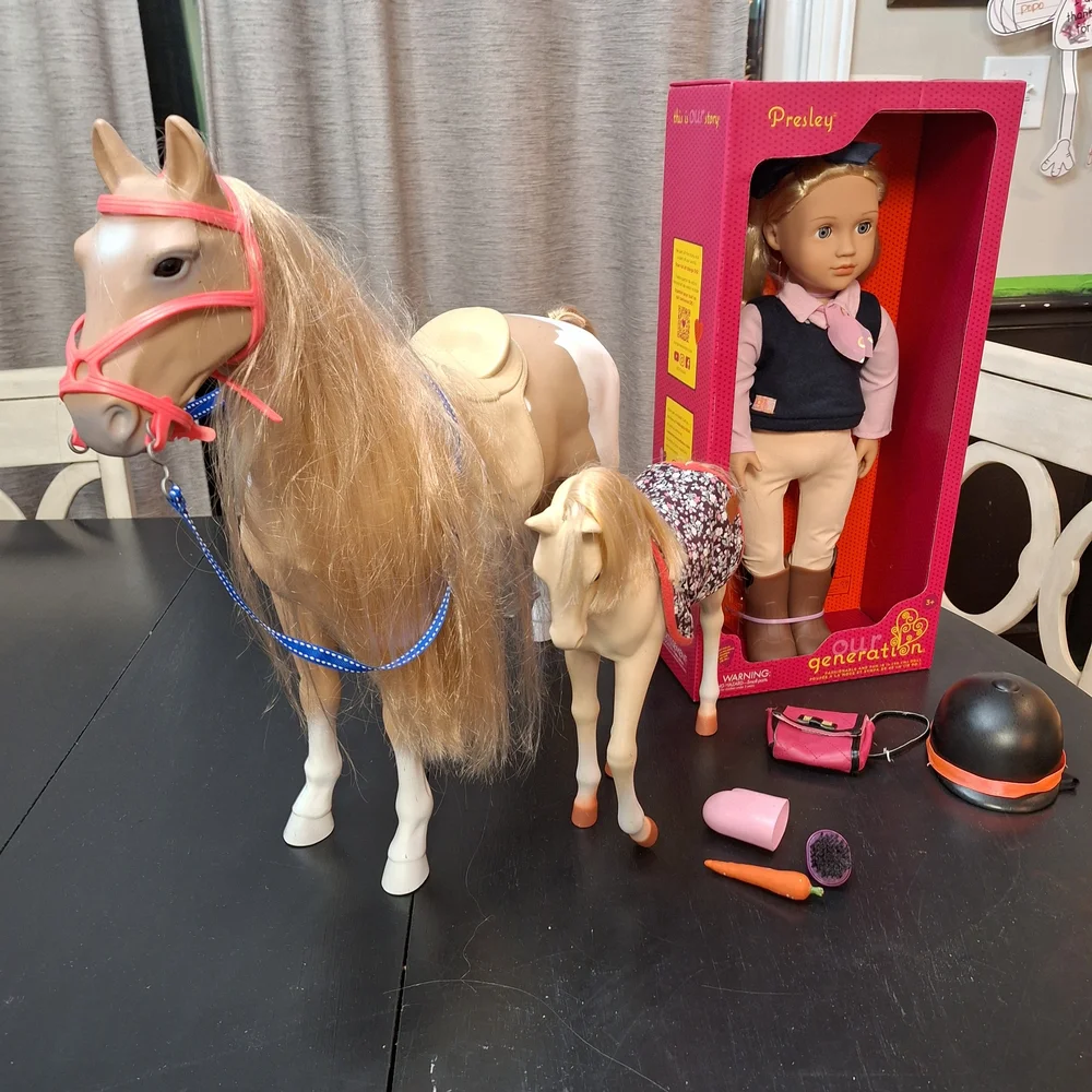 Presley Doll with 2 Horse Set - Picture 1 of 5